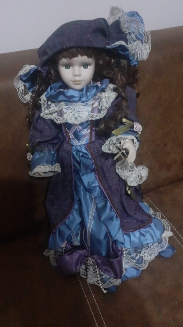 Vintage Porcelaine Doll